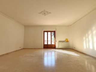 Appartamento in Vendita a Catanzaro, 190'000€, 185 m²