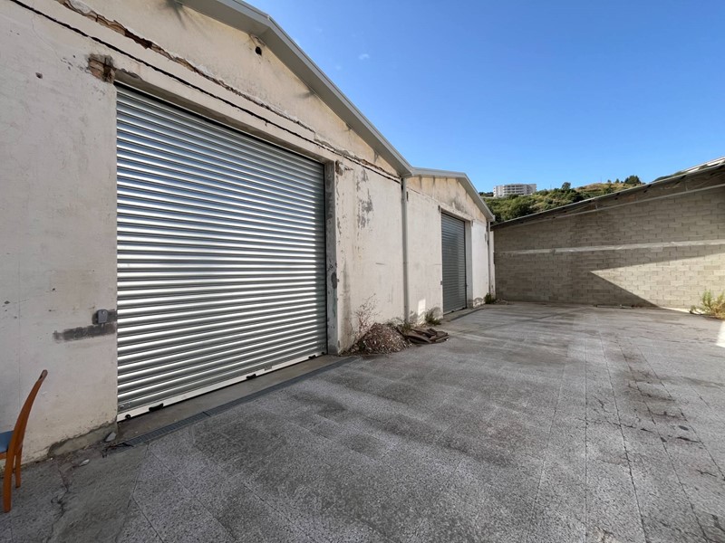 Capannone in Vendita a Catanzaro, 280'000&euro;, 615 m²