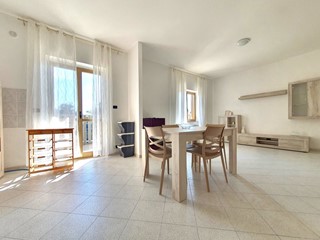 Trilocale in Affitto a Catanzaro, 650€, 110 m²