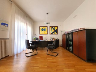 Ufficio in Affitto a Catanzaro, 500&euro;, 100 m²