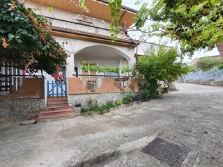 Villetta a schiera in Vendita a Marcellinara, 190'000€, 330 m²
