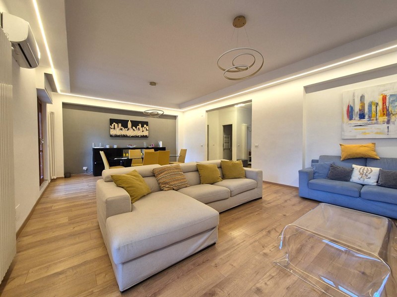 Trilocale in Affitto a Catanzaro, 600€, 160 m²