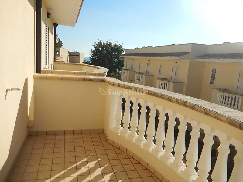 Villetta a schiera in Affitto a Stalettì, 550€, 100 m²