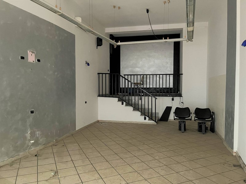 Negozio in Affitto a Catanzaro, 500&euro;, 55 m²