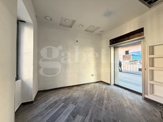 Negozio in Vendita a Mugnano di Napoli, 54'000&euro;, 30 m²