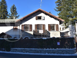 Villa in Vendita a Bardonecchia, 420'000&euro;, 130 m², arredato, con Box