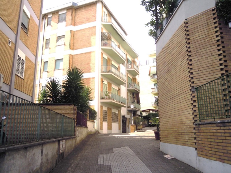 Trilocale in Vendita a Roma, 235'000€, 95 m²