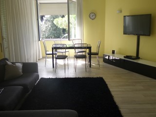 Appartamento in Vendita a Viareggio, zona Don Bosco, 595'000€, 145 m², arredato, con Box