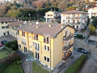 Appartamento in Vendita a Brescia, 695'000&euro;, 238 m², con Box