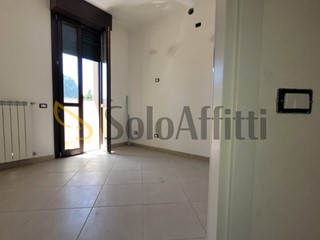 Trilocale in Affitto a Legnano, 1'050€, 87 m², con Box