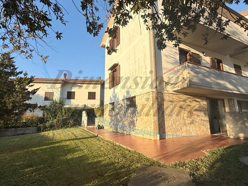 Casa Semi Indipendente in Vendita a Rosignano Marittimo, zona Nibbiaia, 210'000&euro;, 100 m², con Box
