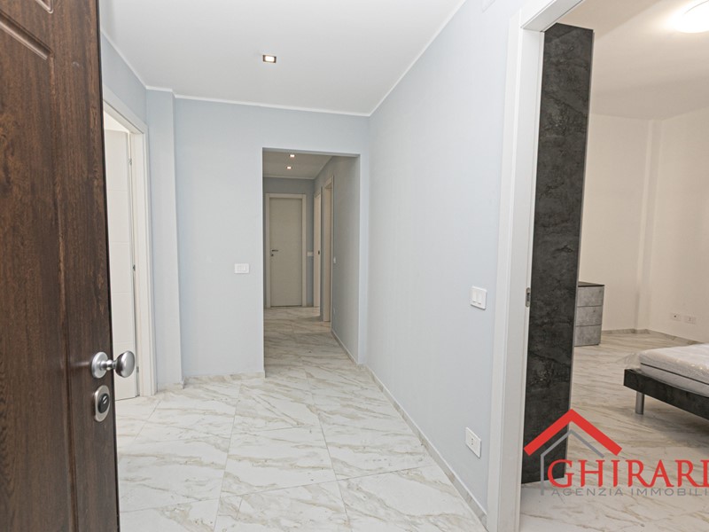 Appartamento in Affitto a Genova, zona Sestri Ponente, 900&euro;, 91 m², arredato