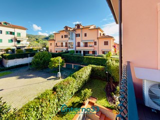 Quadrilocale in Vendita a Santo Stefano di Magra, 250'000&euro;, 130 m²