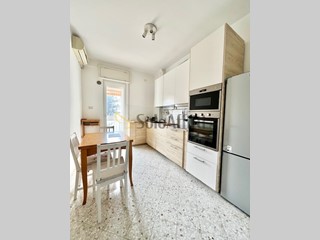 Trilocale in Affitto a Bari, zona Picone, 950€, 100 m², arredato