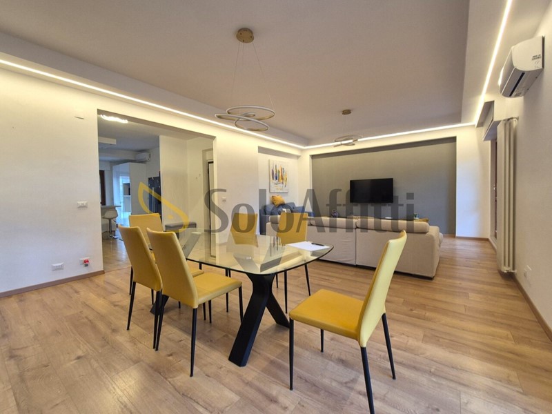 Trilocale in Affitto a Catanzaro, zona Fortuna, 600€, 160 m², arredato