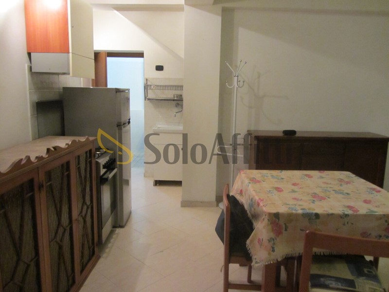 Monolocale in Affitto a Terni, zona Centro Storico, 370€, 30 m², arredato