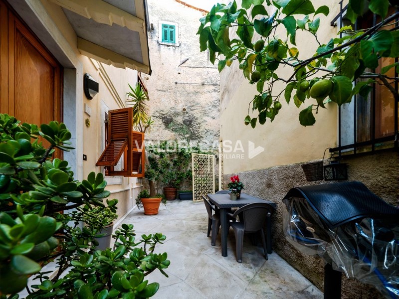 Casa Semi Indipendente in Vendita a Carrara, zona Miseglia, 195'000&euro;, 245 m²