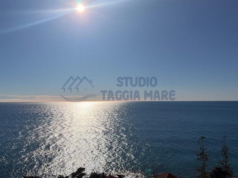 Casa Semi Indipendente in Vendita a Cipressa, 315'000&euro;, 100 m²