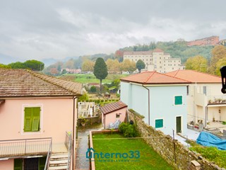 Casa Semi Indipendente in Vendita a Sarzana, 360'000&euro;, 230 m²