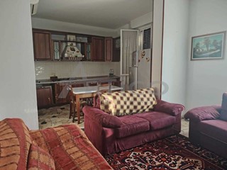 Appartamento in Vendita a Rovigo, zona Centro cittÃ, 83'000€, 100 m², arredato