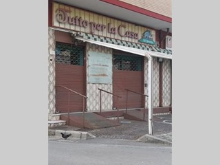 Negozio in Affitto a Crispano, 650&euro;, 80 m²