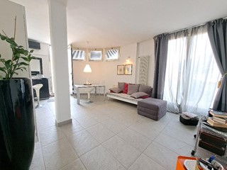 Attico in Vendita a Pontedera, 155'000&euro;, 65 m², arredato, con Box