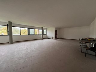 Ufficio in Vendita a Capannori, zona Gragnano, 120'000&euro;, 120 m²