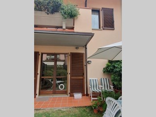 Villetta a schiera in Vendita a Pescia, zona Collodi, 210'000€, 110 m², arredato, con Box