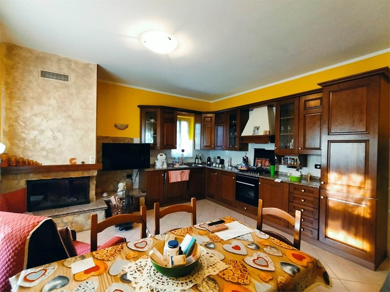 Casa Semi Indipendente in Vendita a Luni, zona Isola, 295'000€, 100 m², arredato