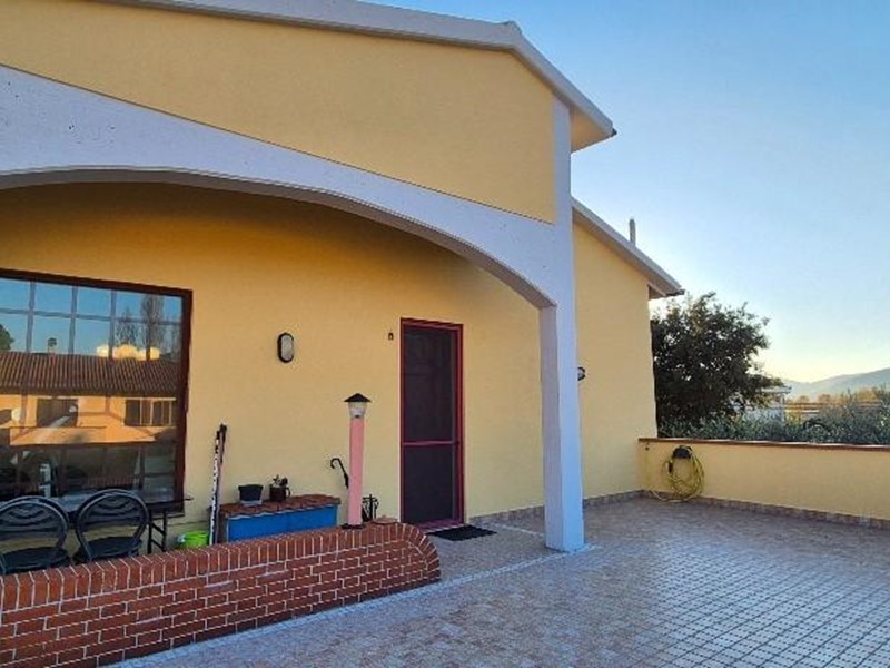 Appartamento in Vendita a Bientina, 240'000&euro;, 120 m², arredato, con Box