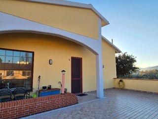 Appartamento in Vendita a Bientina, 240'000&euro;, 120 m², arredato, con Box