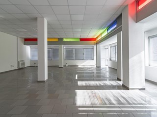 Ufficio in Affitto a Empoli, 1'800&euro;, 235 m²