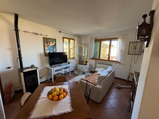 Trilocale in Vendita a Casole d'Elsa, zona Cavallano, 145'000€, 60 m², con Box