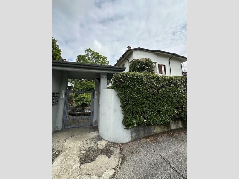 Quadrilocale in Vendita a Caponago, 93'742&euro;, 99 m², con Box