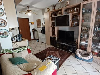 Trilocale in Vendita a Colle di Val D'Elsa, 175'000&euro;, 65 m², con Box