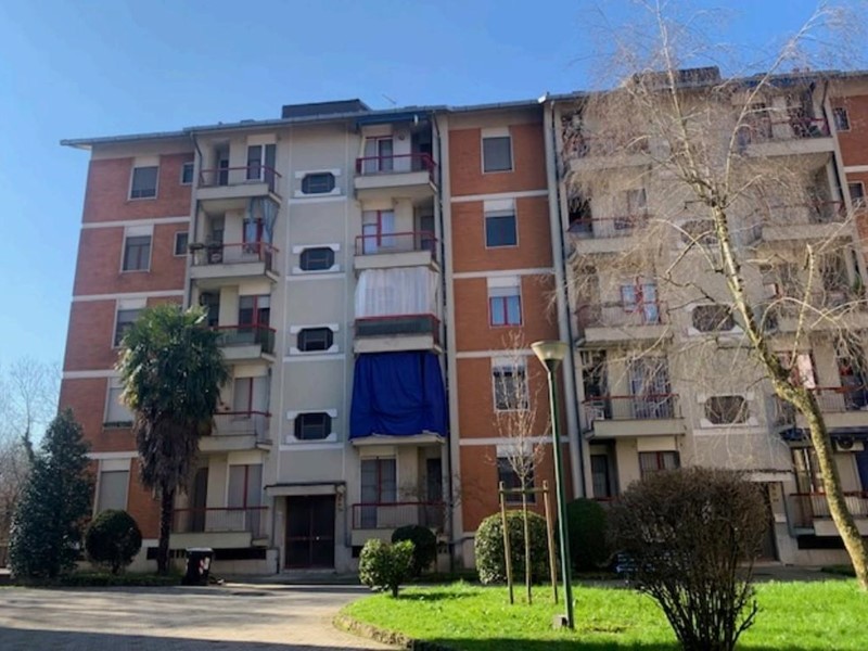 Appartamento in Vendita a Limbiate, 111'750&euro;, 135 m²
