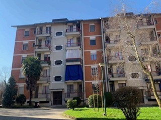 Appartamento in Vendita a Limbiate, 111'750&euro;, 135 m²