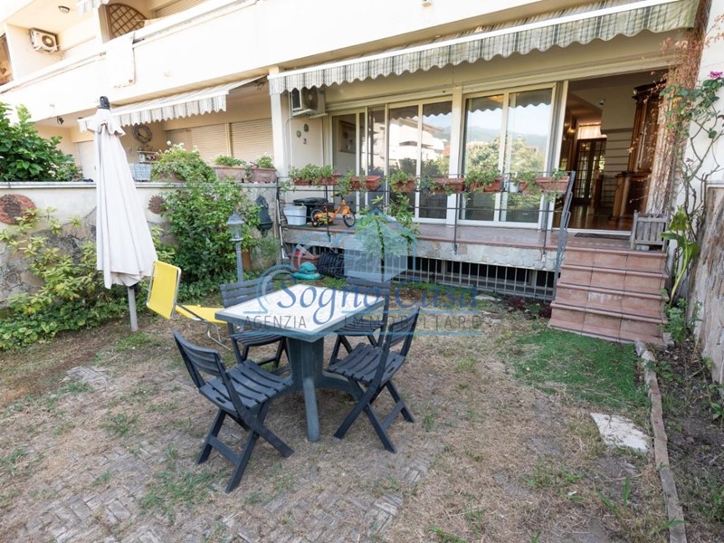 Casa Semi Indipendente in Vendita a Luni, zona Dogana, 255'000€, 158 m²