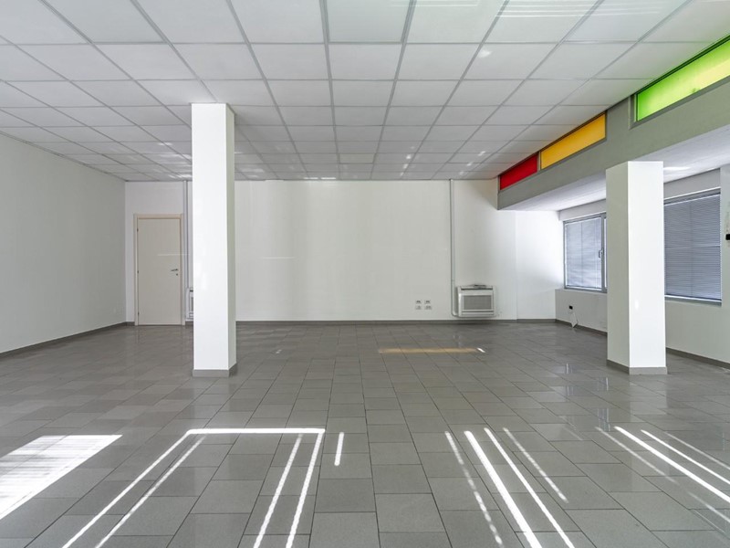 Ufficio in Affitto a Empoli, 900&euro;, 135 m²
