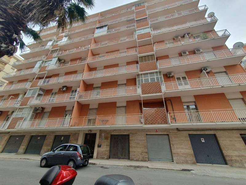 Ufficio in Affitto a Siracusa, 800€, 134 m²