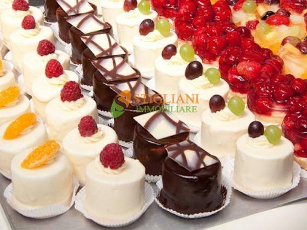 Attività commerciale in Vendita a Campobasso, 250'000€, 200 m²