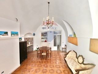 Bilocale in Vendita a Mattinata, 84'000€, 63 m²