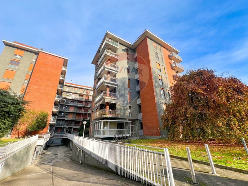 Bilocale in Vendita a Monza, 234'000€, 100 m²