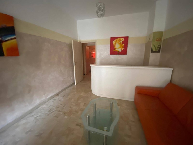 Attività commerciale in Affitto a Pontedera, 800&euro;, 105 m²