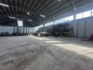 Attività commerciale in Vendita a Pietrasanta, 1'500'000&euro;, 1500 m²