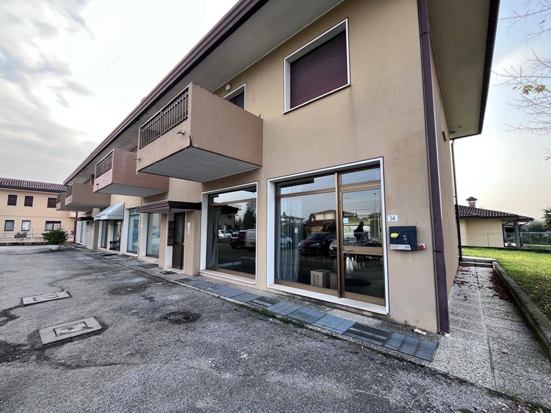 Immobile commerciale in Vendita a Porcia, 98'000&euro;, 140 m²