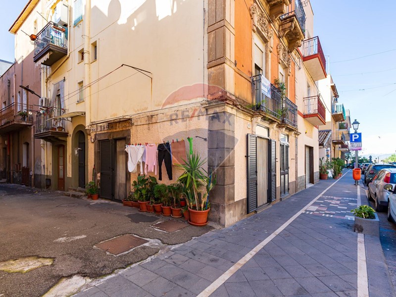 Appartamento in Vendita a Adrano, 103'000&euro;, 236 m²