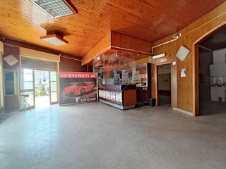 Immobile commerciale in Vendita a Moio Alcantara, 120'000&euro;, 147 m², con Box