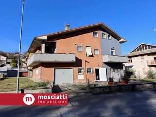 Casa Indipendente in Vendita a Castelraimondo, 225'000&euro;, 243 m²