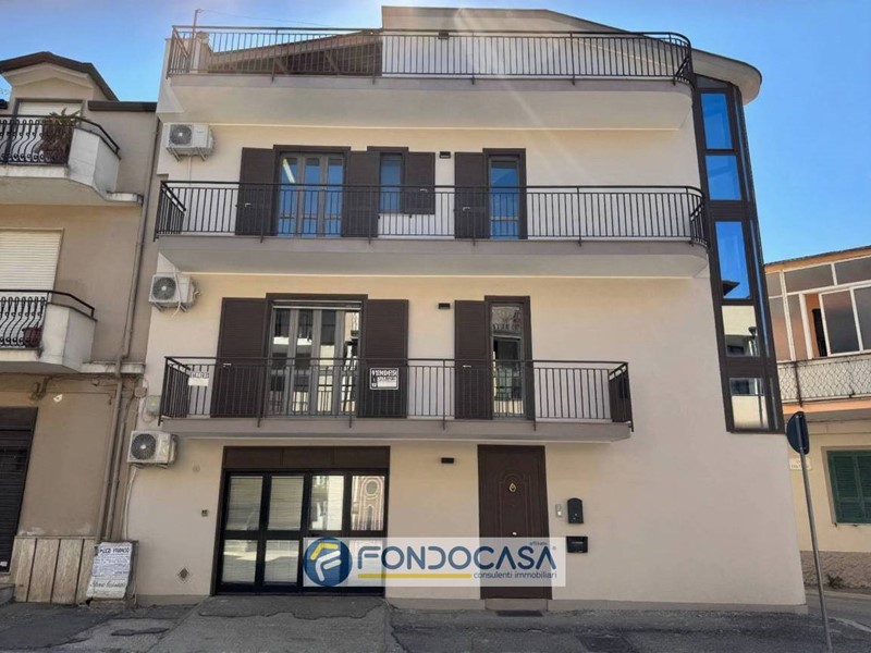 Villa in Vendita a Parete, 350'000&euro;, 200 m²